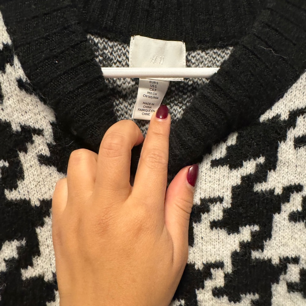 Over size H&M sweater